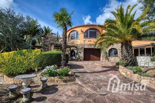 Chalet  Calle basilea. Dos hogares en uno gran finca con vistas al mar y apartamento de