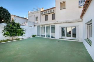 Casa adossada  Estrella. Encantadora casa adosada en el corazón de palafrugell, con patio