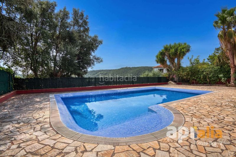 Foto cfef5103-8948-45bb-a2ea-875d1e4d40ed. Xalet amb aparcament piscina a Cabanyes-Mas Ambrós-Mas Pallí Calonge