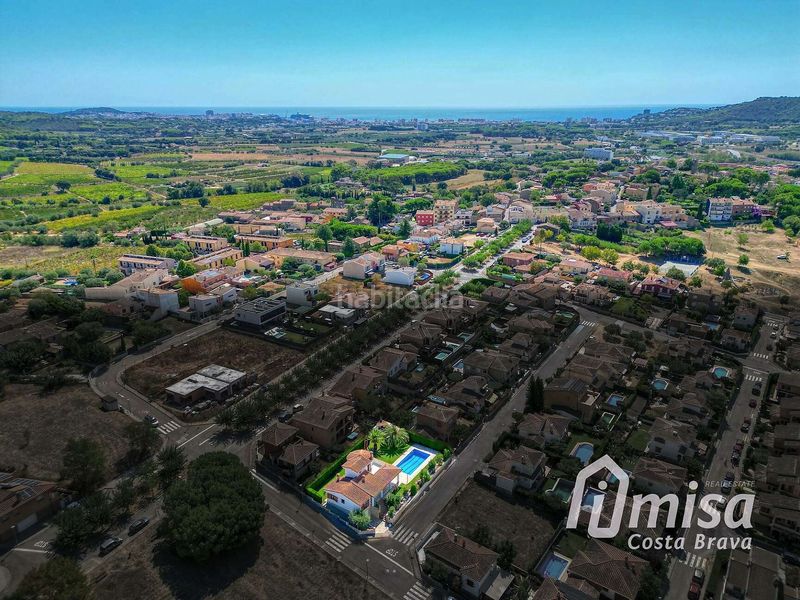 Foto 88895893-bf5e-457e-a73a-51ce109e0015. Xalet amb aparcament piscina a Poble Calonge