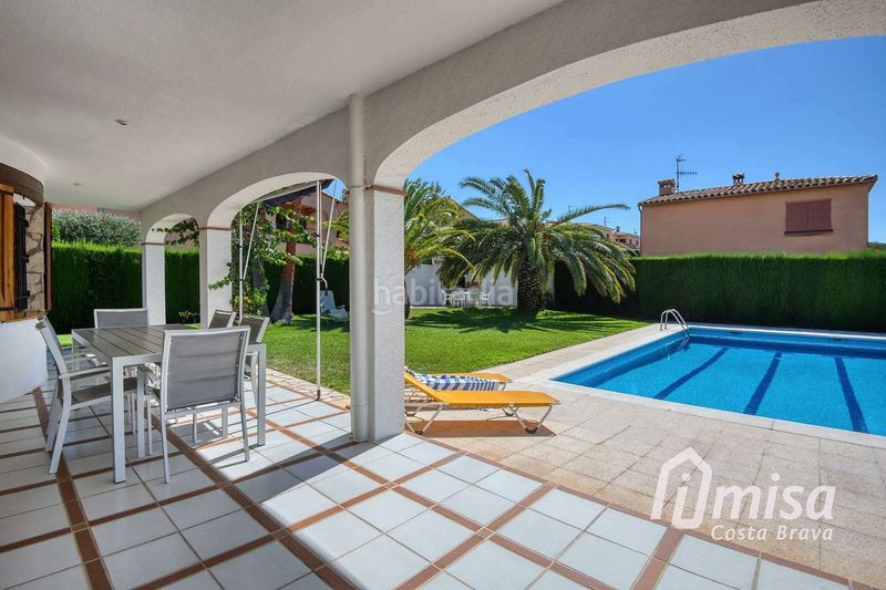Foto a70bb37c-8dd9-407c-9be8-4e7a61f25446. Xalet amb aparcament piscina a Poble Calonge