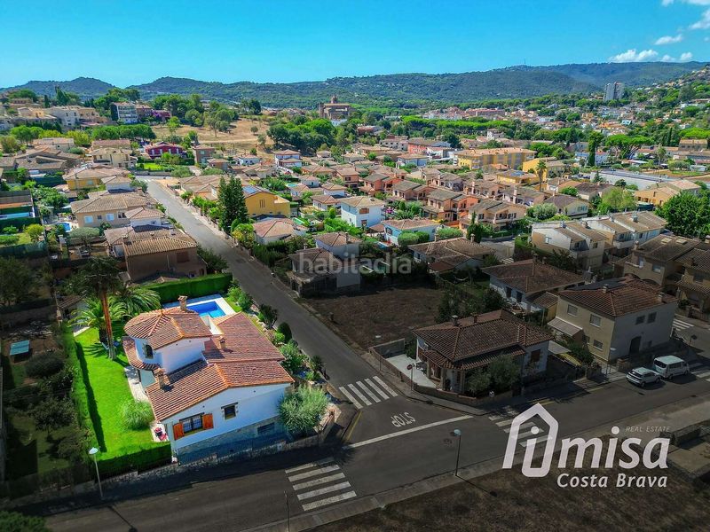 Foto f6549f60-8158-4093-ac72-c71c830cdbfe. Xalet amb aparcament piscina a Poble Calonge
