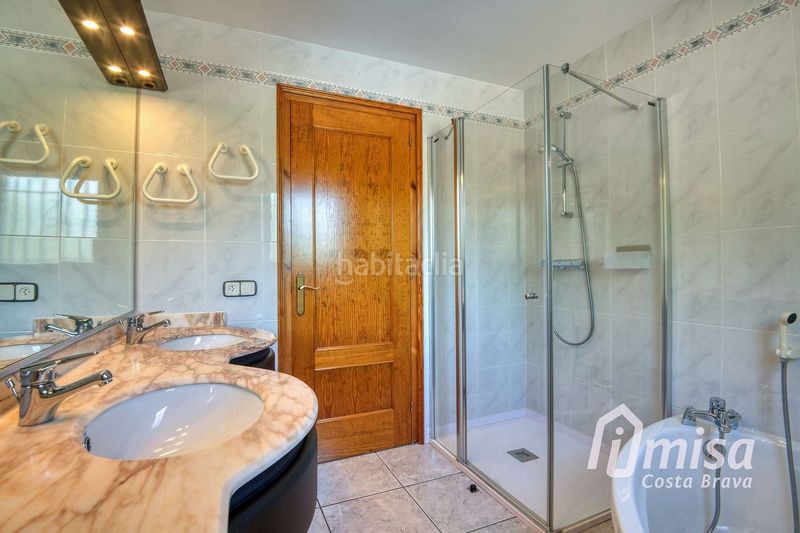 Foto f65983f1-57c0-417c-ad91-ab5cfead1cbb. Xalet amb aparcament piscina a Poble Calonge