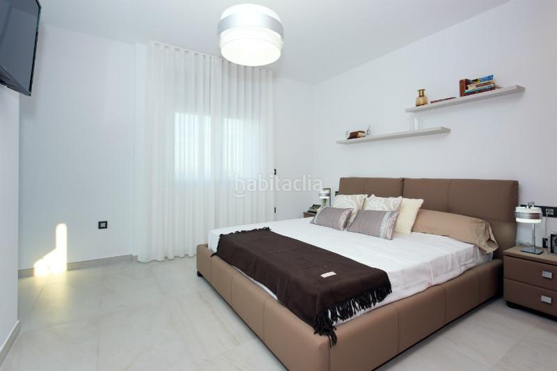 Foto 993b7c4b-37c9-42bd-8f7c-1328c54d9bab. Chalet with parking pool in El Raso Guardamar del Segura