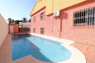 Chalet in Cabo Roig
