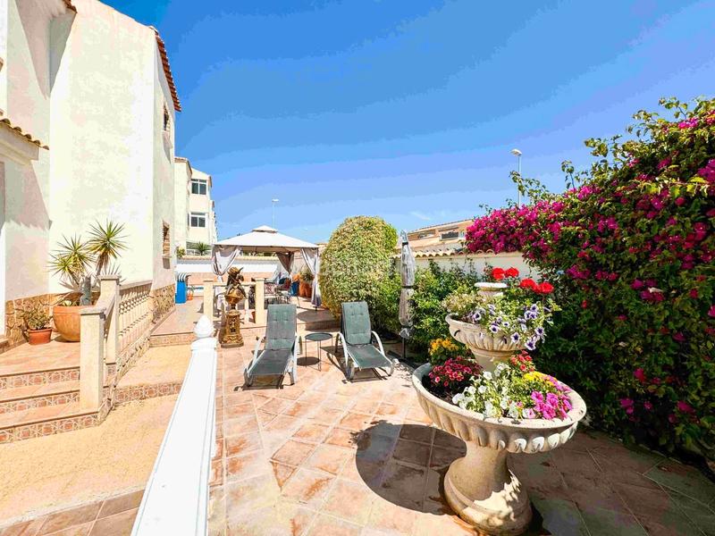 Foto 59a032d3-3c25-488c-bd10-8355338fe586. Chalet mit parking pool in Los Balcones y los Altos Orihuela