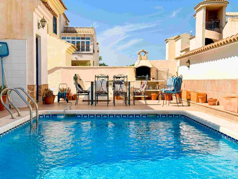 Foto 6e016ff3-55a9-419e-9def-c372ad28f4a2. Chalet avec parking piscine dans Los Balcones y los Altos Orihuela