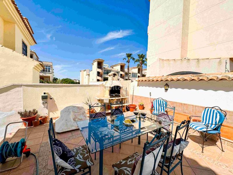 Foto a7503c0d-5ec3-4c03-b6a3-d28bf036e1db. Chalet avec parking piscine dans Los Balcones y los Altos Orihuela