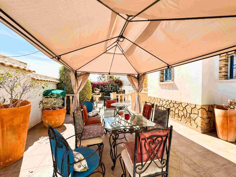 Foto b0212de0-8cbd-44d2-8c85-c012edf55e8e. Chalet avec parking piscine dans Los Balcones y los Altos Orihuela