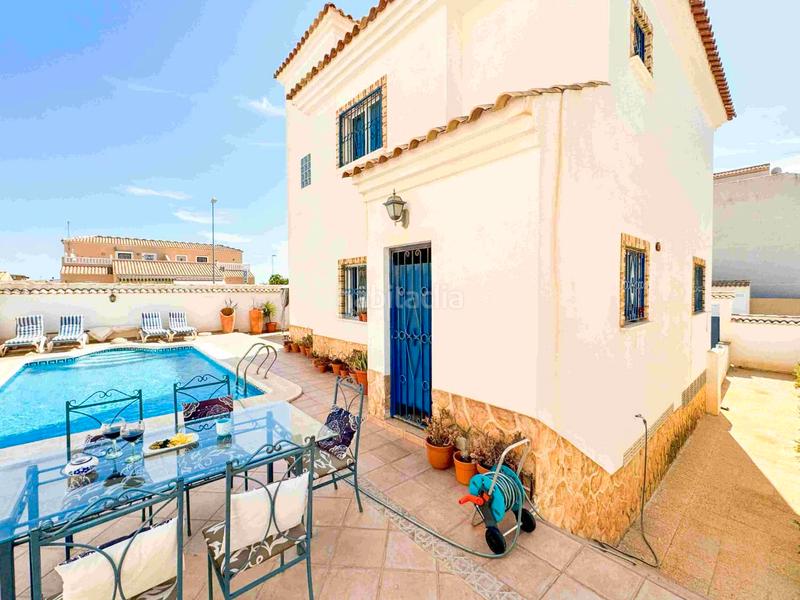 Foto ec43e316-4757-4384-92c7-7d7fe891aa79. Chalet avec parking piscine dans Los Balcones y los Altos Orihuela