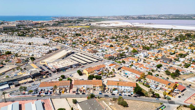 Foto 00cbd9b5-8a8e-435e-be9e-57182a3e3624. Edifici a Zona Carrefour - Urbanizaciones Torrevieja