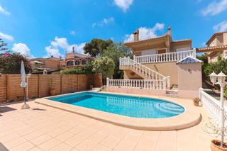 Chalet en Los Balcones y los Altos