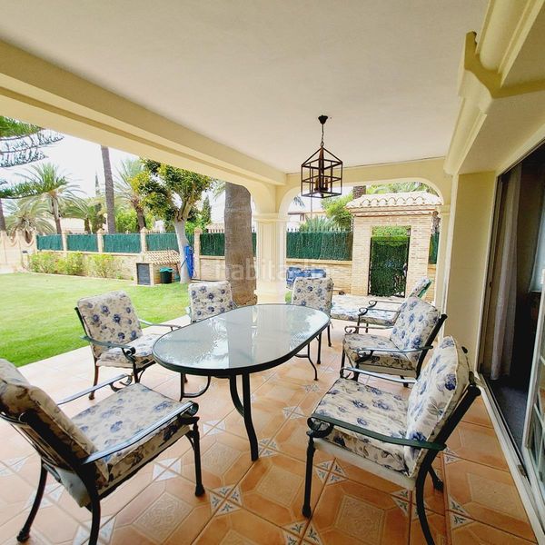 Foto cabe2f50-82d4-4755-8940-7811d49d2779. Xalet amb aparcament piscina a Cabo Roig Orihuela