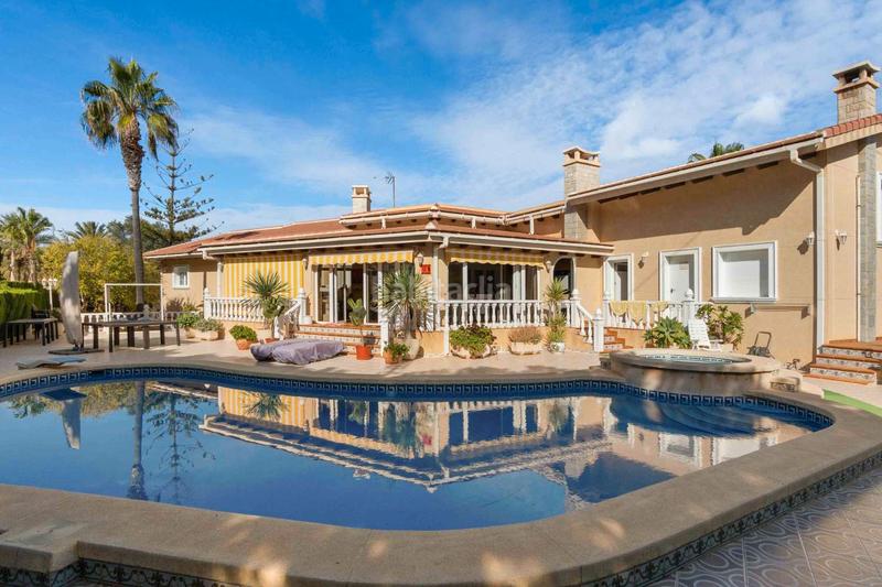 Foto eb82ddca-030a-455c-8d8c-a34cb06ec5af. Chalet avec chauffage parking piscine dans La Zenia Orihuela