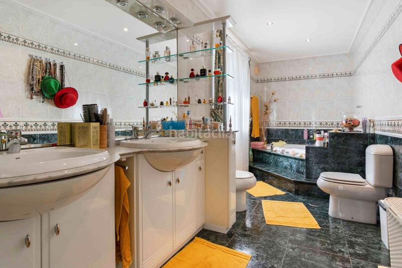 Foto 5264fae8-2ec2-42d7-91c8-f4fce3c98da8. Chalet con riscaldamento parcheggio piscina in La Zenia Orihuela