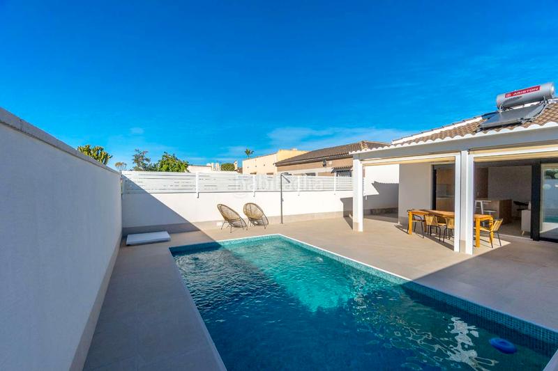 Foto d50fc081-6f0c-41c3-8943-b105f158d189. Chalet en Zona Carrefour - Urbanizaciones Torrevieja