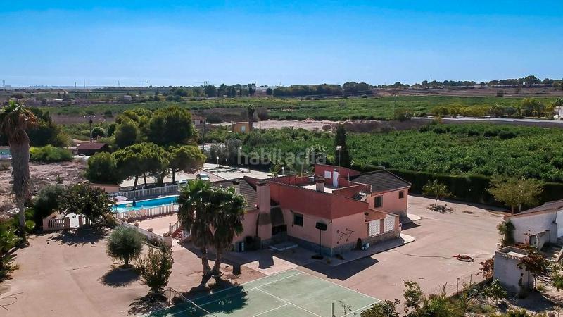 Foto f480f4ef-9b50-4ea6-bb27-f5f8a0cdc219. Masía en Algorfa