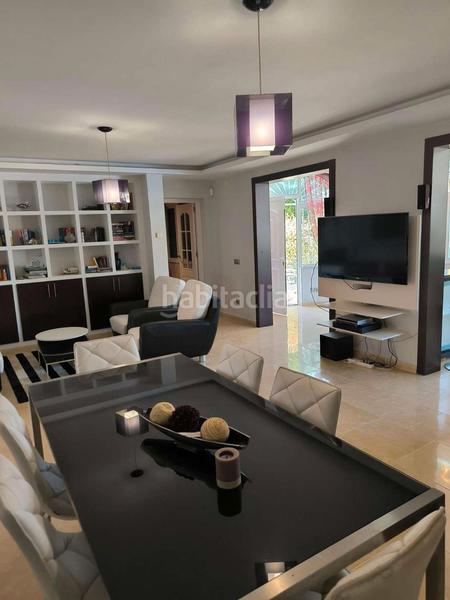 Foto 5b08d3d5-ddc5-4ee2-9aeb-312a04ed2a31. Chalet mit heizung parking pool in Zona Carrefour - Urbanizaciones Torrevieja