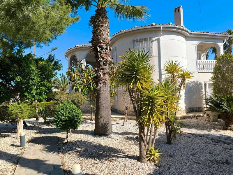 Foto b1648e8f-691b-4f28-b441-39e4bae552ee. Chalet with heating parking pool in Zona Carrefour - Urbanizaciones Torrevieja