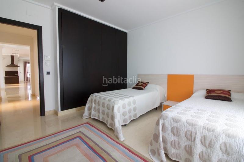 Foto cb9f4190-8722-43dc-b745-446f01082a86. Chalet en Cabo Roig Orihuela