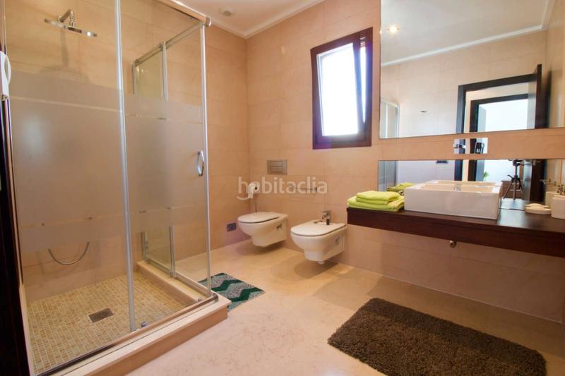 Foto 6b1bb9c0-d5a8-4354-afc0-2a48c918a615. Chalet con riscaldamento parcheggio piscina in Cabo Roig Orihuela