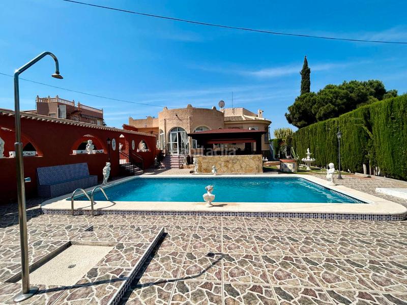 Foto e1fc0a36-43a1-4f36-b57b-c54895844ff5. Chalet with heating parking pool in Zona Carrefour - Urbanizaciones Torrevieja