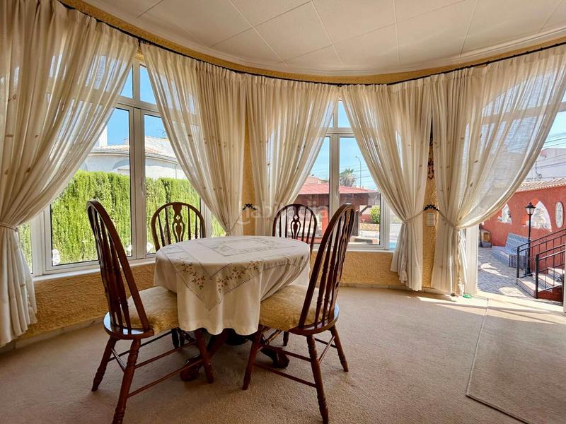 Foto 04d3a917-2561-44f4-a51d-9521b8a8e363. Chalet avec chauffage parking piscine dans Zona Carrefour - Urbanizaciones Torrevieja