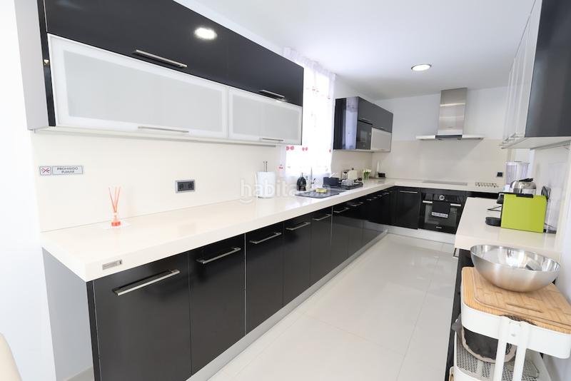 Foto f762df35-f784-4432-90a6-cd9f86892e0e. Chalet with heating parking pool in Cabo Roig Orihuela