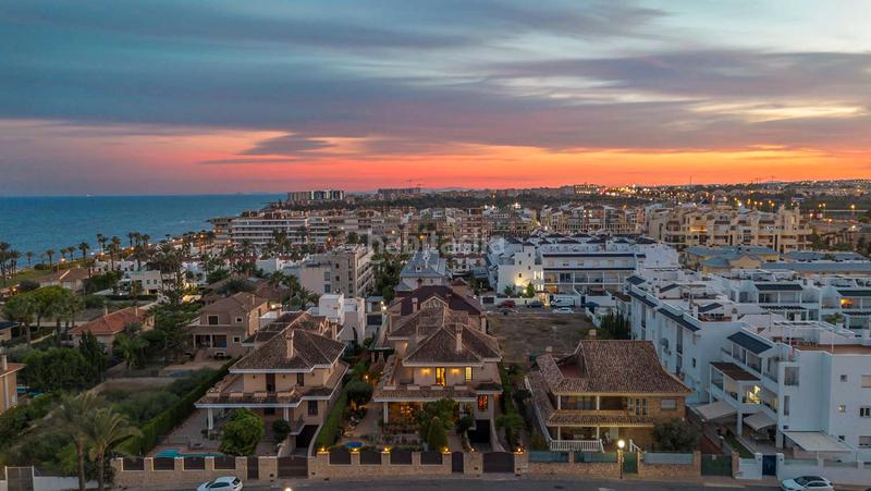 Foto 274e8f7c-8a92-4508-80be-acfc3df4e9ae. Chalet en La Veleta Torrevieja