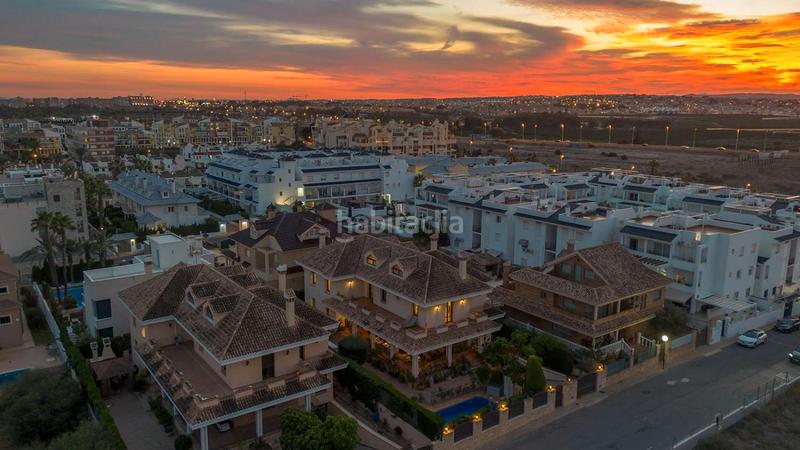 Foto 7f5f560c-3f85-4a64-b8a7-94fc256ed894. Chalet en La Veleta Torrevieja