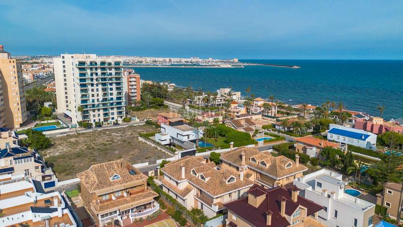 Foto 934e2d45-2369-4308-9c47-b2e51ffcaf41. Chalet en La Veleta Torrevieja