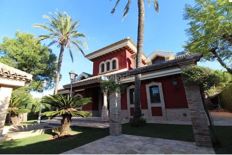 Foto 9c0ce271-3236-42bd-990b-e59056753015. Xalet amb calefacció aparcament piscina a Campoamor Orihuela
