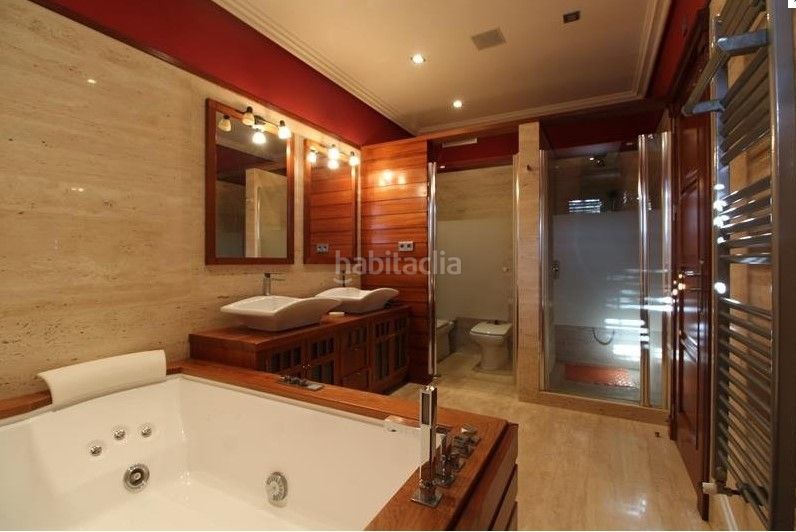 Foto bc248160-8061-4289-b398-f2f3b3db305e. Xalet amb calefacció aparcament piscina a Campoamor Orihuela