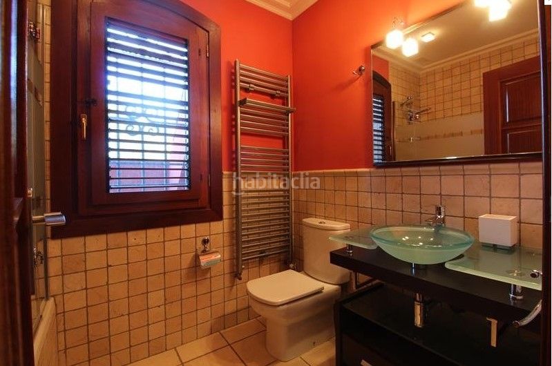 Foto c836eacc-169d-4f46-a787-7436dff5e016. Xalet amb calefacció aparcament piscina a Campoamor Orihuela