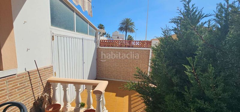 Foto 5b3ab44a-3681-4696-8667-451613a3e4ab. Casa adossada amb aparcament a Zona los Frutales Torrevieja