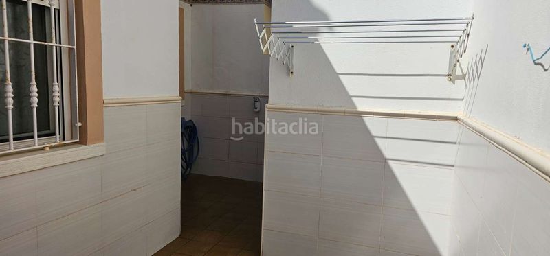 Foto 5e74ed4b-e3a1-4fb1-9a6f-5e3496097305. Casa adossada amb aparcament a Zona los Frutales Torrevieja