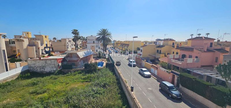 Foto 6c2e3883-9401-427a-b13d-308b7e4e2f3e. Casa adossada amb aparcament a Zona los Frutales Torrevieja