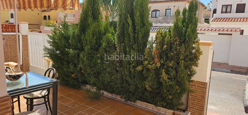 Foto f043b3b7-f4d7-488f-87f2-1e88fd743696. Casa adossada amb aparcament a Zona los Frutales Torrevieja