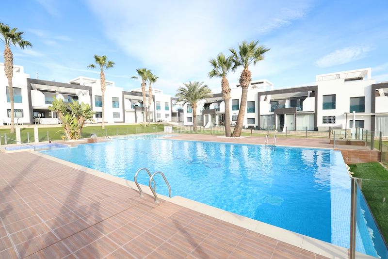 Foto 68797d74-bc2d-4b9c-9bd1-530ca1aad338. Apartament amb calefacció aparcament piscina a La Zenia Orihuela