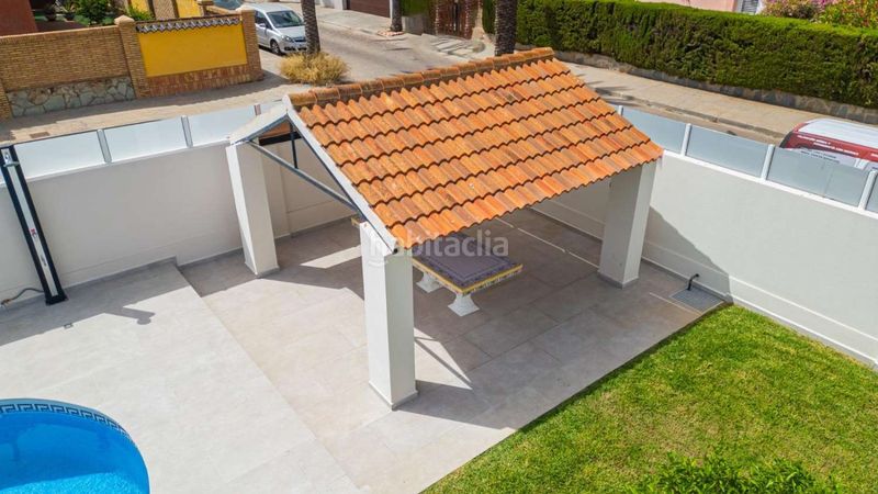 Foto ae222f4e-166c-436e-a6f6-96c85f60a0ce. Xalet amb calefacció piscina a Cabo Roig Orihuela