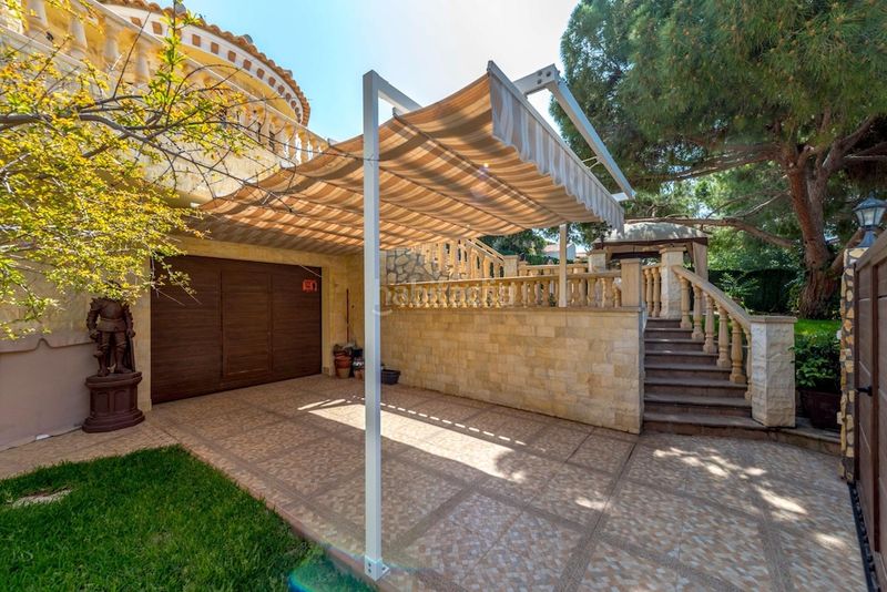 Foto e949c63d-dd93-497e-95be-e083555362de. Xalet amb calefacció aparcament piscina a Campoamor Orihuela