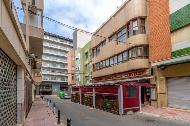 Foto aa752a60-89e7-46e5-b44f-71de1076bb5a. Edificio en Centro - Muelle Pesquero Torrevieja