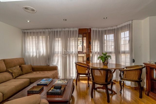 Foto b8e6e51f-3fa6-45ca-91d8-73672764512c. Edificio en Centro - Muelle Pesquero Torrevieja