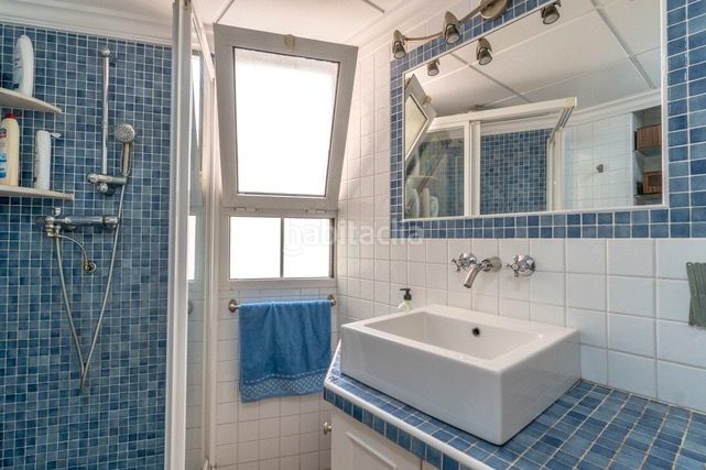 Foto ff457c8d-de11-49e1-b0ad-cd633fb821af. Edificio en Centro - Muelle Pesquero Torrevieja