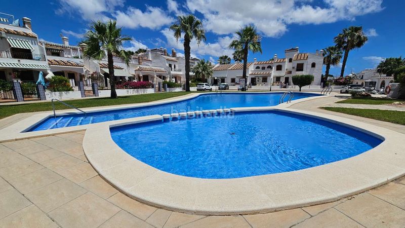 Foto 7cb3b4df-c20c-4a68-bdfe-5ee0bc022f64. Casa amb piscina a Los Almendros Orihuela