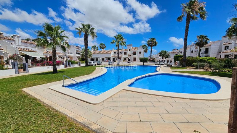 Foto 931a6c61-c27a-4854-861b-3087305e6bb7. Casa amb piscina a Los Almendros Orihuela