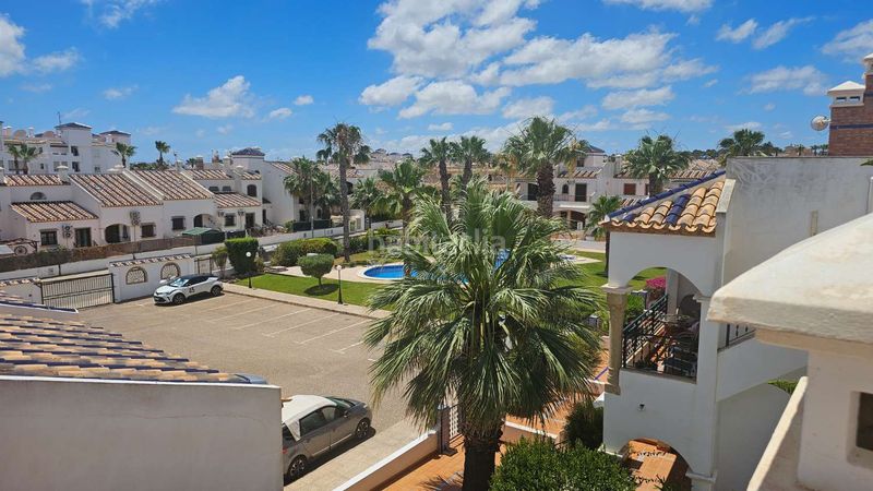 Foto b6fc07d6-4087-440c-a63f-e28535db1798. Casa amb piscina a Los Almendros Orihuela