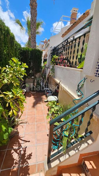 Foto d6c82645-f95c-4f99-b21c-a06c793d7339. Casa amb piscina a Los Almendros Orihuela