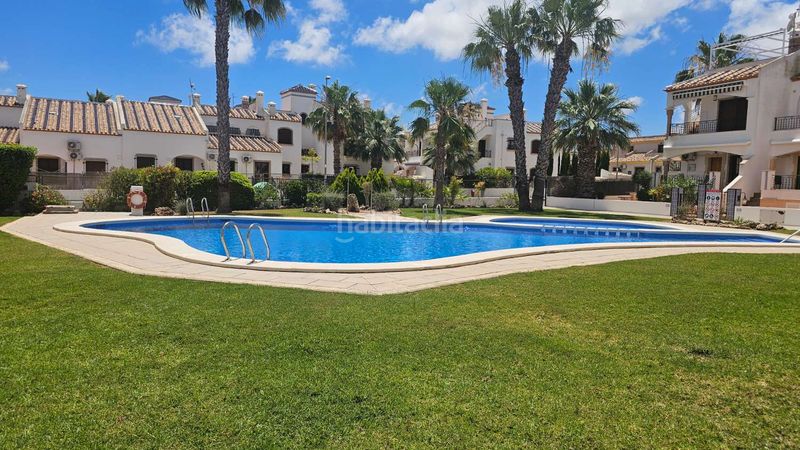 Foto d6f40a30-74dd-4573-b4c0-37c82bf64bf4. Casa amb piscina a Los Almendros Orihuela