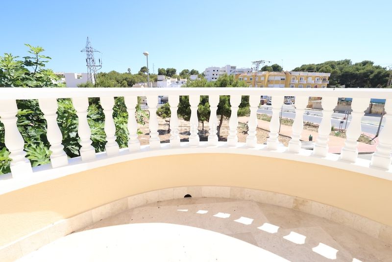 Foto 59f59339-c2a3-43f2-93d8-87c489474c31. Chalet en Villamartín-Las Filipinas Orihuela